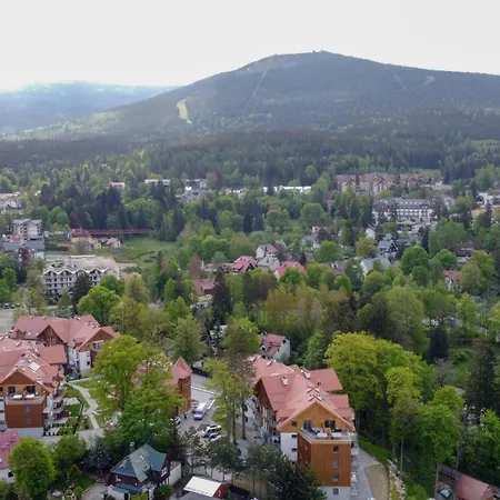 Krysztal Gorski - Stone Hill Apartmán